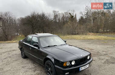 Седан BMW 5 Series 1989 в Жовкві