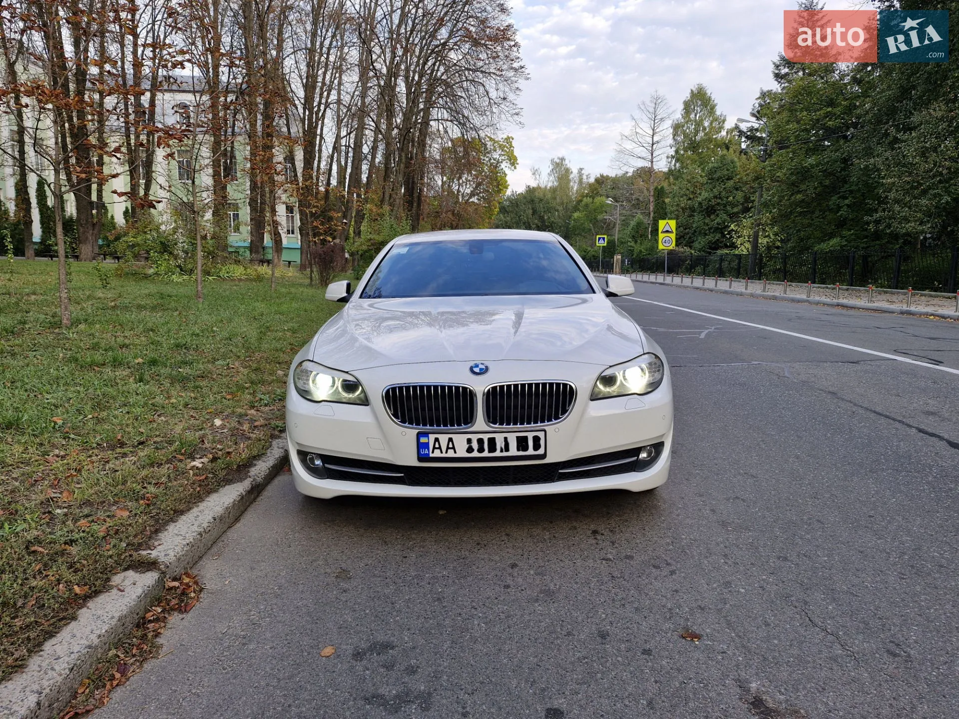 2012 BMW 5er - мініатюра 2