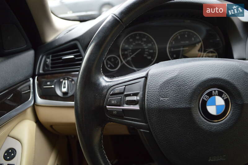 Седан BMW 5 Series 2011 в Львові