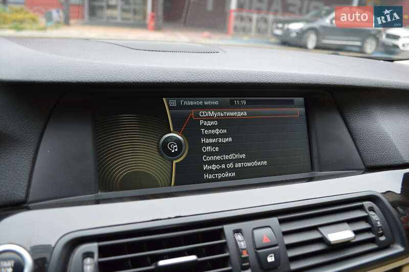 Седан BMW 5 Series 2011 в Львові