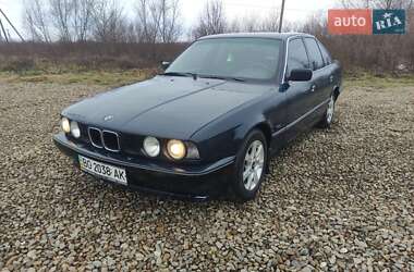 Седан BMW 5 Series 1992 в Чернівцях