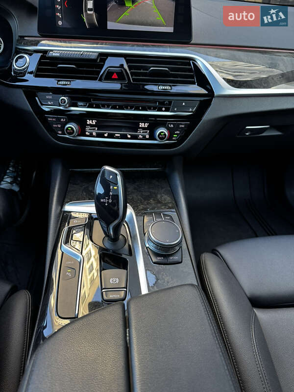 Седан BMW 5 Series 2017 в Львове