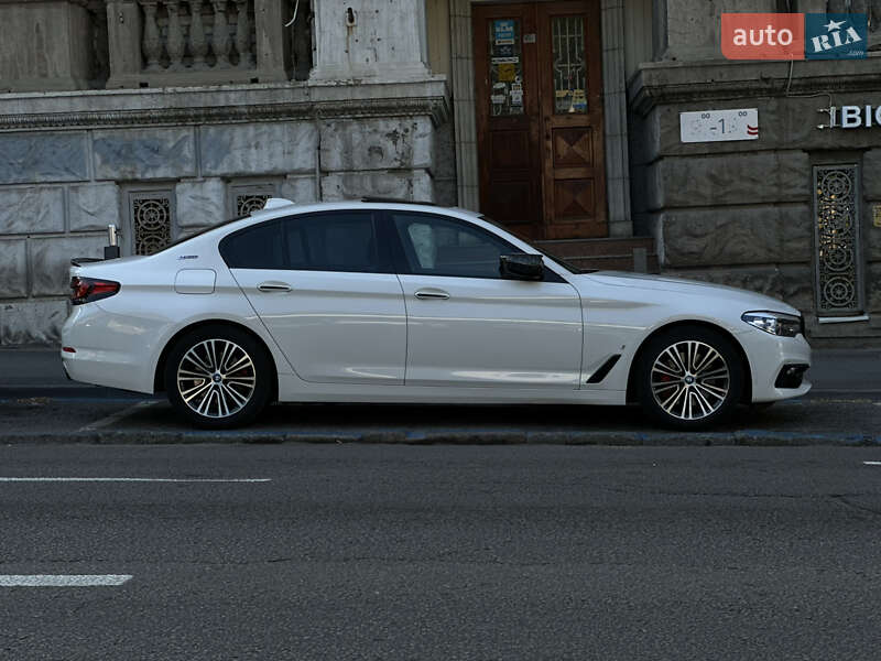 Седан BMW 5 Series 2018 в Днепре