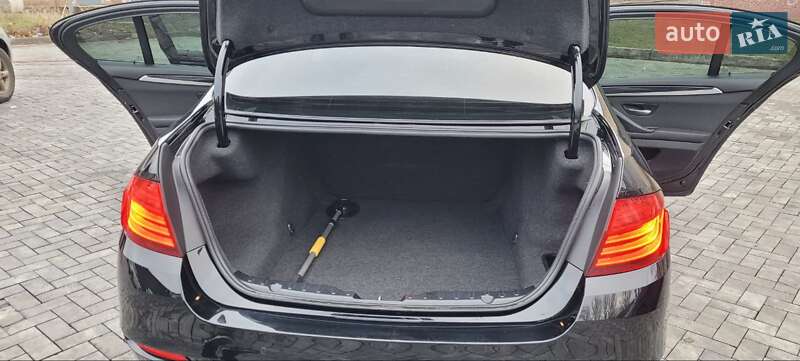Седан BMW 5 Series 2016 в Кривому Розі