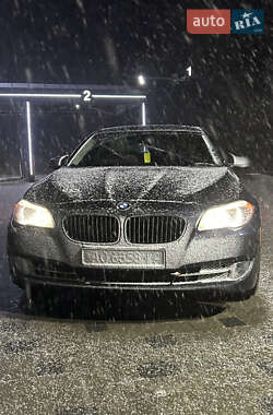 Седан BMW 5 Series 2012 в Тячеві