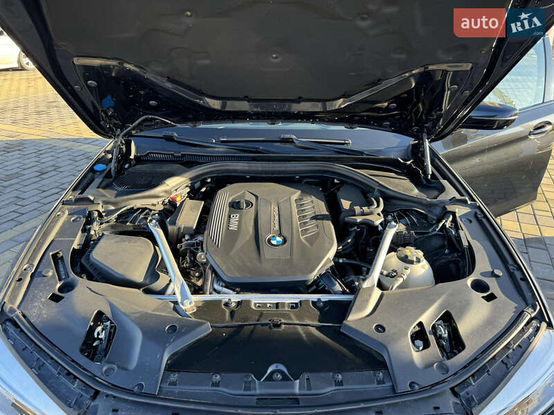 Седан BMW 5 Series 2019 в Черновцах