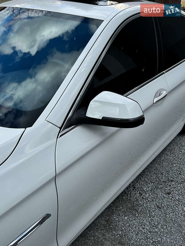 Седан BMW 5 Series 2013 в Львове