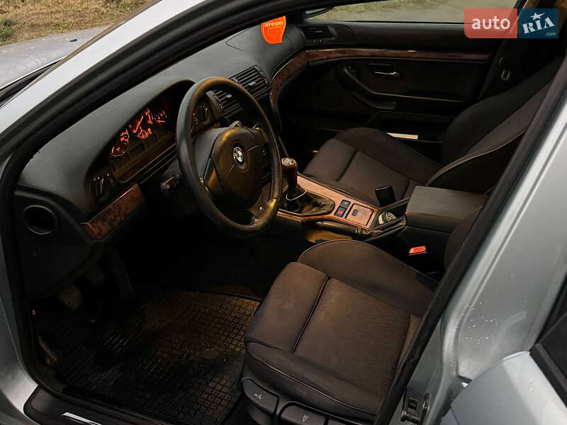 Седан BMW 5 Series 1999 в Рівному