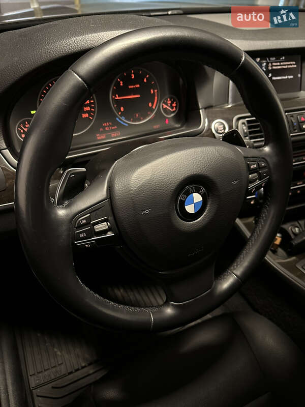 Седан BMW 5 Series 2015 в Запоріжжі