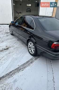 Седан BMW 5 Series 2002 в Дубно