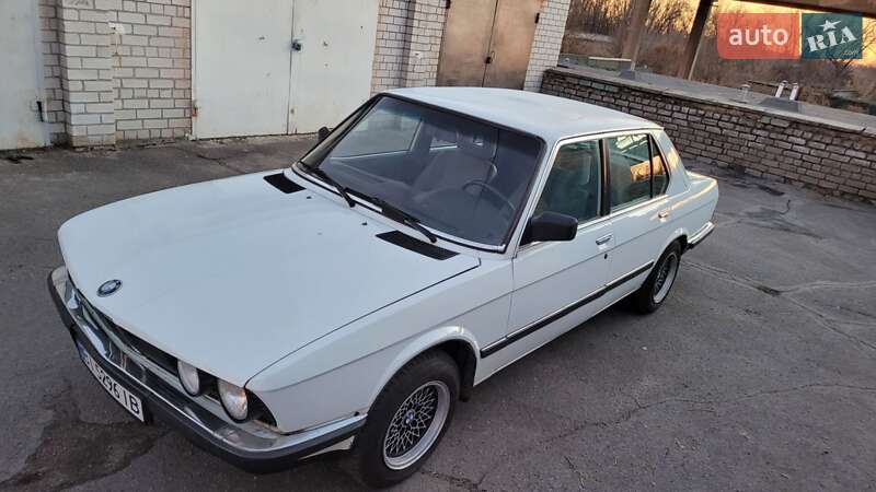 Седан BMW 5 Series 1984 в Кременчуці