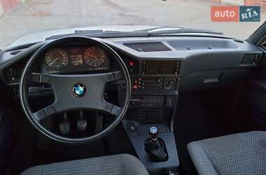 Седан BMW 5 Series 1984 в Кременчуці