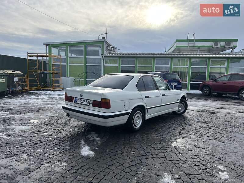 Седан BMW 5 Series 1991 в Львові