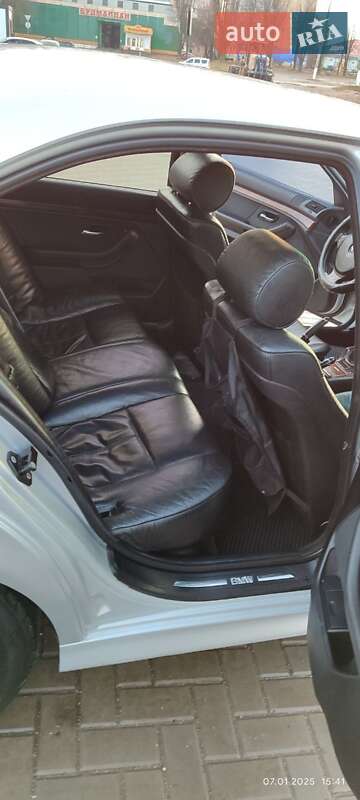 Седан BMW 5 Series 2000 в Олександрії