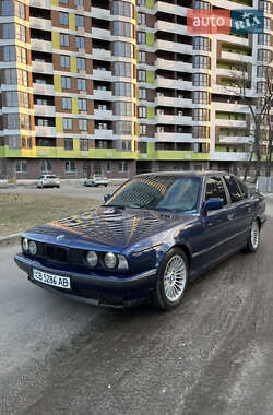 Седан BMW 5 Series 1992 в Киеве