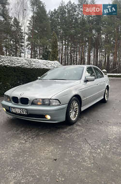 Седан BMW 5 Series 2001 в Клесовому