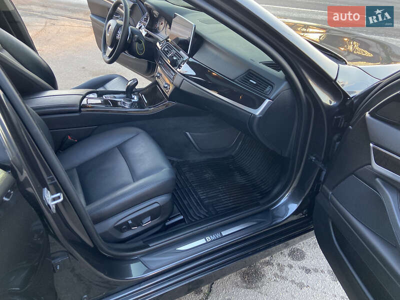 Седан BMW 5 Series 2015 в Кропивницькому