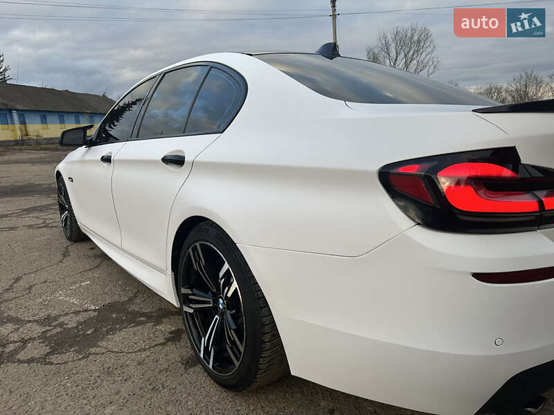 Седан BMW 5 Series 2012 в Черновцах
