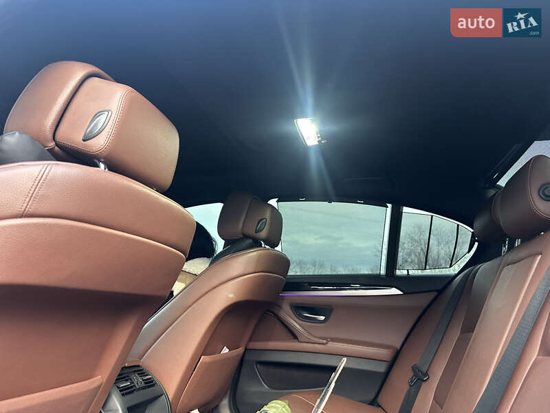 Седан BMW 5 Series 2012 в Черновцах