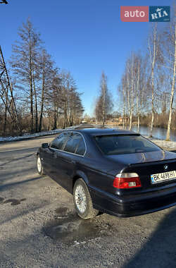 Седан BMW 5 Series 2000 в Рокитном