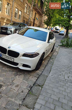 Седан BMW 5 Series 2012 в 