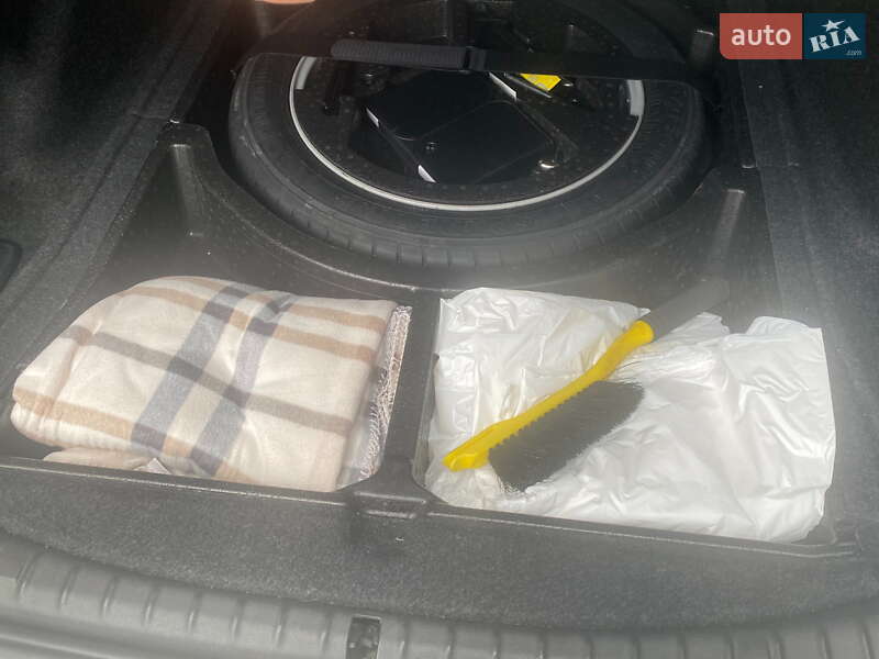 Седан BMW 5 Series 2017 в Львове фото 14 Седан BMW 5 Series 2017 в Львове