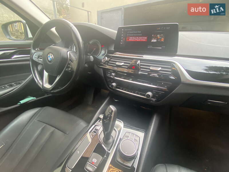 Седан BMW 5 Series 2017 в Львове фото 18 Седан BMW 5 Series 2017 в Львове