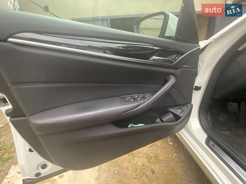 Седан BMW 5 Series 2017 в Львове фото 22 Седан BMW 5 Series 2017 в Львове