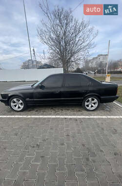 Седан BMW 5 Series 1993 в Южному