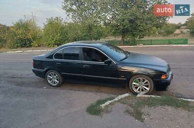 Седан BMW 5 Series 1997 в Новгородці