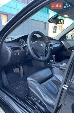 Седан BMW 5 Series 2004 в Измаиле