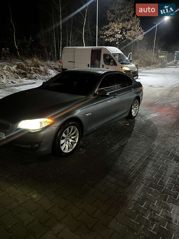 Седан BMW 5 Series 2013 в Львове