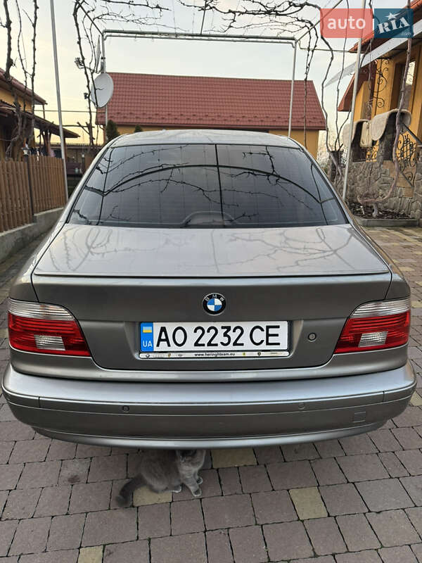 Седан BMW 5 Series 2002 в Иршаве