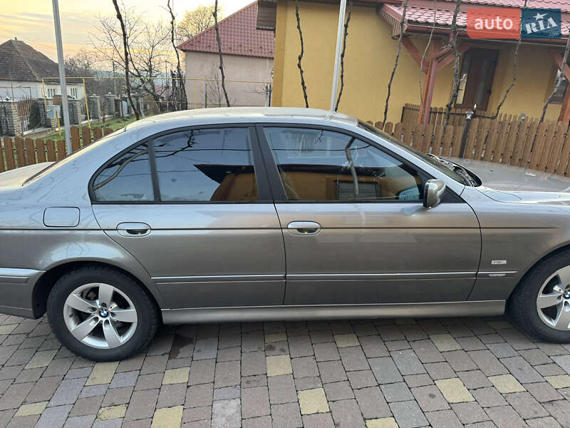 Седан BMW 5 Series 2002 в Иршаве