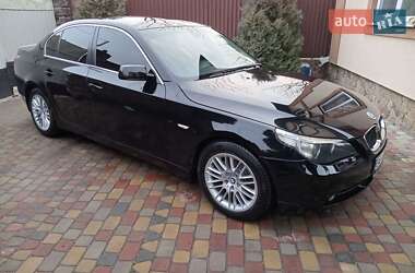 Седан BMW 5 Series 2005 в Вараше