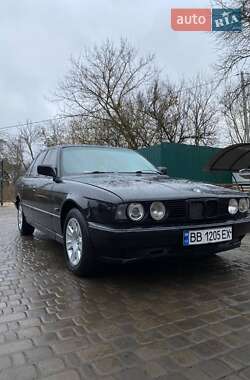 Седан BMW 5 Series 1989 в Сенчі