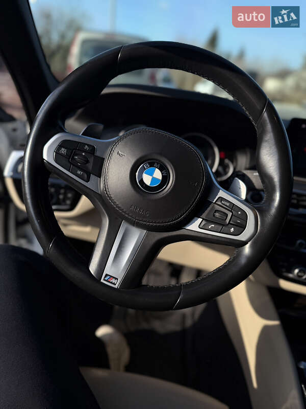 Седан BMW 5 Series 2018 в Львові