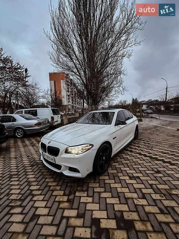 Седан BMW 5 Series 2014 в Миколаєві