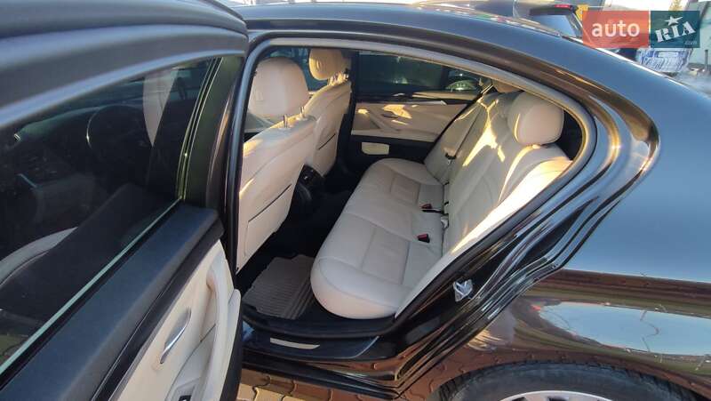 Седан BMW 5 Series 2014 в Дрогобичі