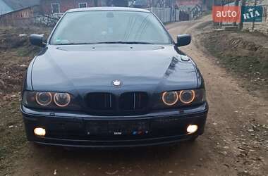 Седан BMW 5 Series 2002 в Глибокій