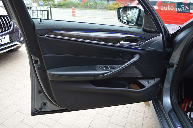 Седан BMW 5 Series 2017 в Львові