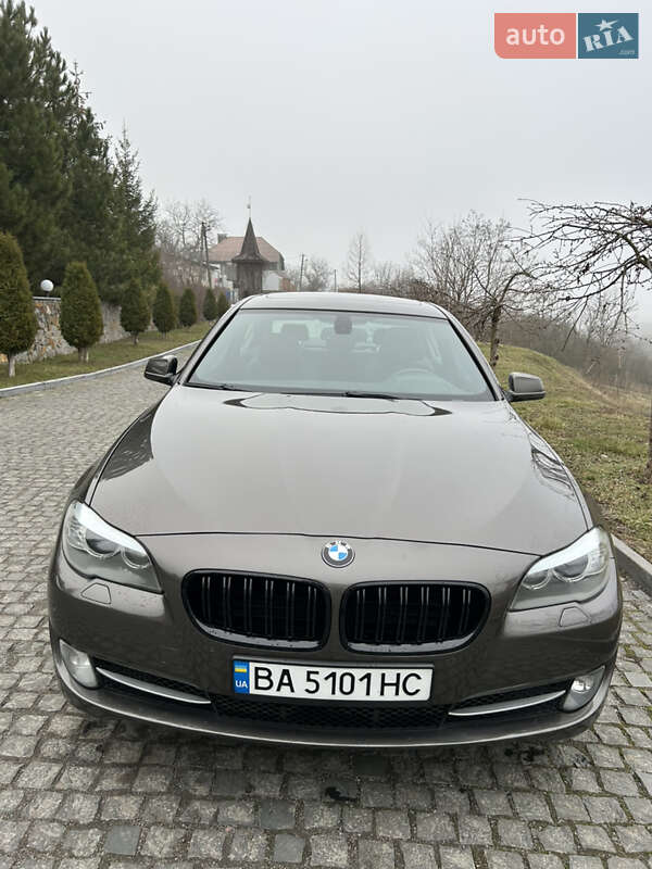 Седан BMW 5 Series 2010 в Первомайске фото 12 Седан BMW 5 Series 2010 в Первомайске