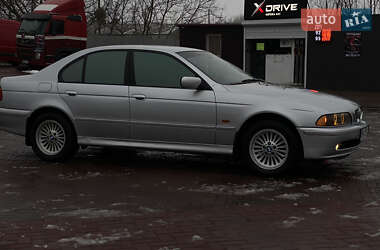 Седан BMW 5 Series 2000 в Ровно