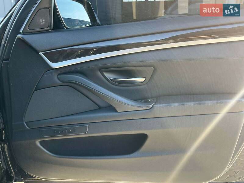 Седан BMW 5 Series 2010 в Львові