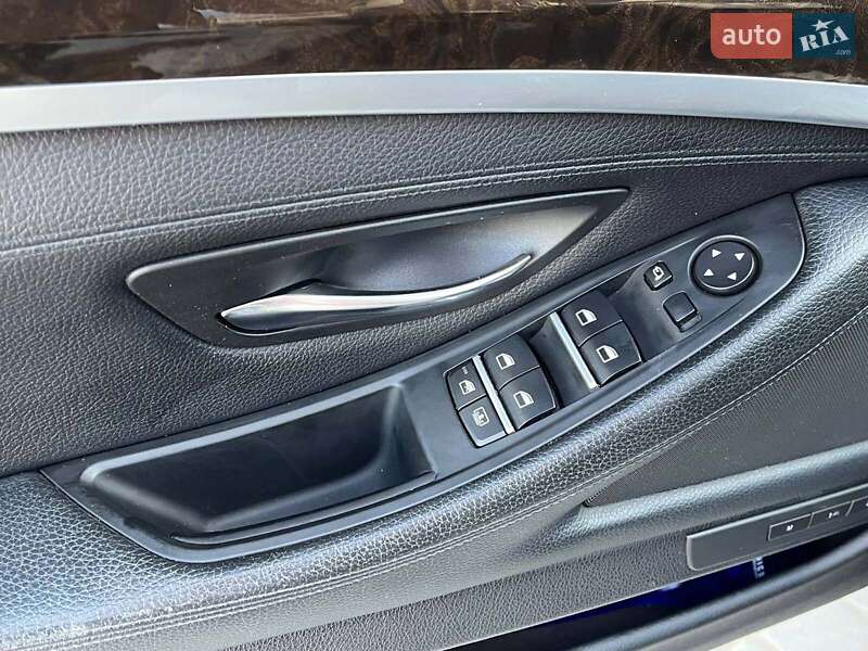 Седан BMW 5 Series 2010 в Львові