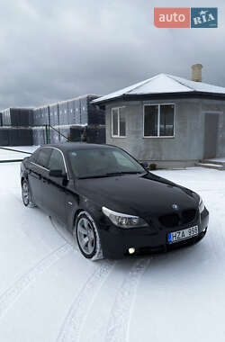 Седан BMW 5 Series 2004 в Рокитном