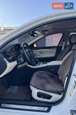 Седан BMW 5 Series 2013 в 