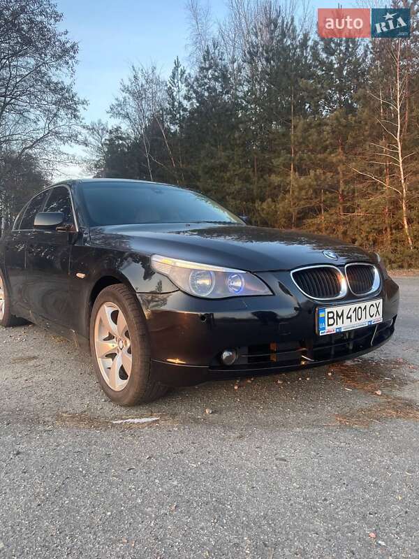 Седан BMW 5 Series 2005 в Ромнах