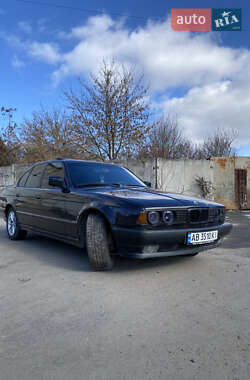 Седан BMW 5 Series 1992 в Виннице