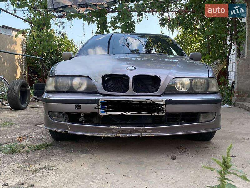 Седан BMW 5 Series 1999 в Измаиле